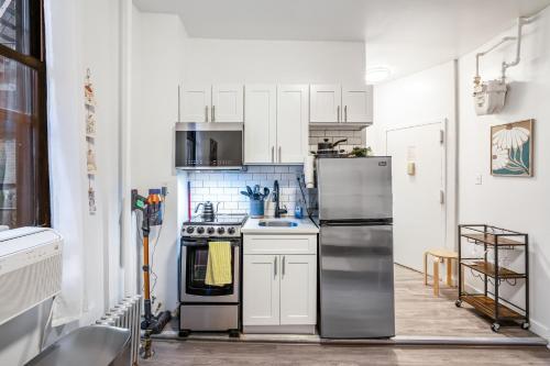 Oasis Apartment by Columbus Circle & Times Square in Manhattan, New York (photo 9)