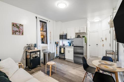 Oasis Apartment by Columbus Circle & Times Square in Manhattan, New York (photo 5)