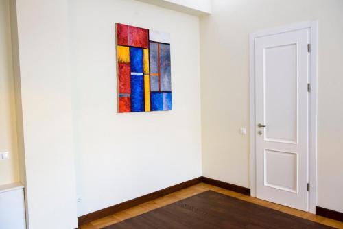 Central 1-bedroom apartment with wooden balcony! in Sareki