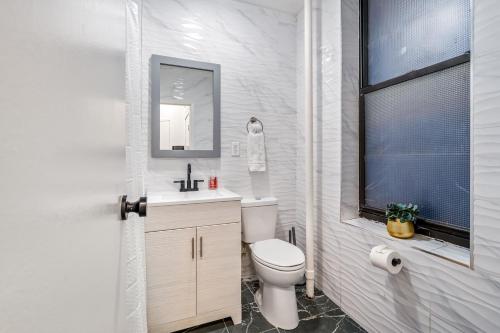 Oasis Apartment by Columbus Circle & Times Square in Manhattan, New York (photo 4)