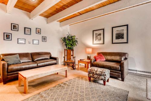 Sundowner T6 by Ski Country Resorts in Four O'Clock