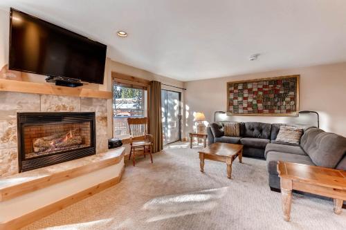 Tannenbaum 21 by Ski Country Resorts in Warrior's Mark