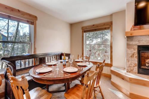 Tannenbaum 21 by Ski Country Resorts in Warrior's Mark