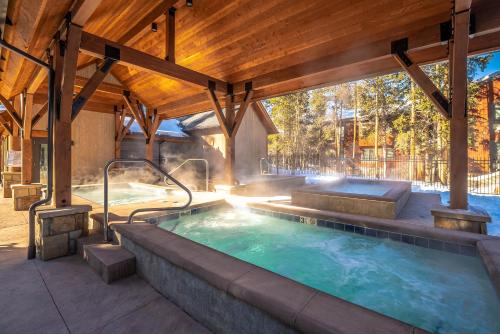 Tannenbaum 21 by Ski Country Resorts in Warrior's Mark