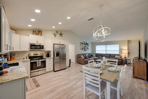 1 Mi to Golf Sebring Condo with Pool Access! in Okeechobee