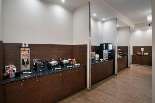 Fairfield Inn & Suites by Marriott Albany Downtown - image 8