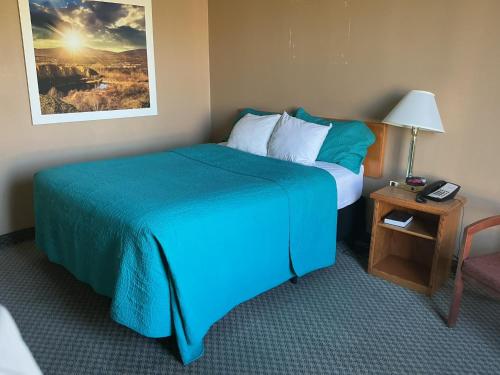 Days Inn by Wyndham Thermopolis - image 7