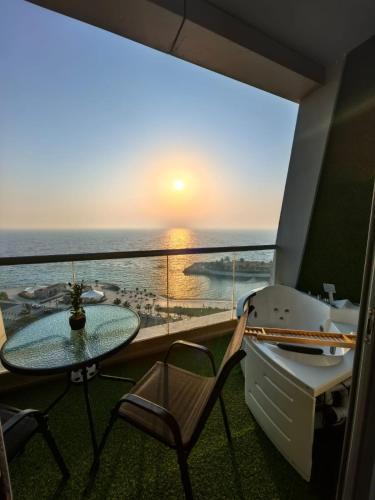 برج داماك جده شقه مطله على البحر damac jeddah