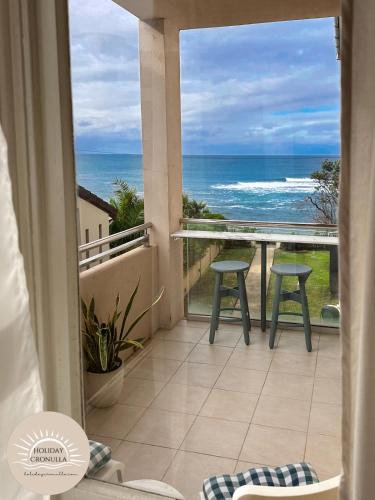 منظر, North Facing Seaside Apartment in Cronulla