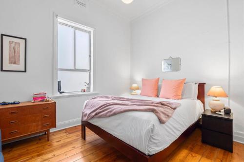 Stylish Northcote Retreat - walk to cafes - image 4