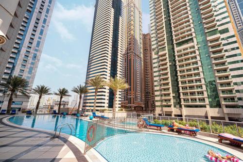 StayMada - Torch Tower Marina Walk Gym and Sauna - image 2