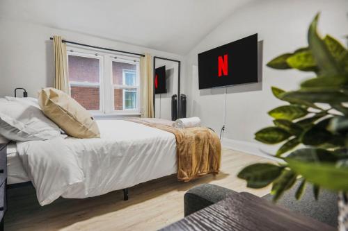 2 BR 1 Bath Apt with Parking and Close to all Amenities in 中奧沙瓦