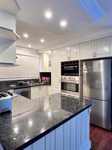 Serene Escape with Birds, Trees & Breeze in Ferntree Gully