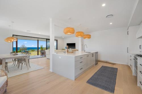 บริการและสิ่งอำนวยความสะดวก, 13 Jordan in บอนนีฮิลล์