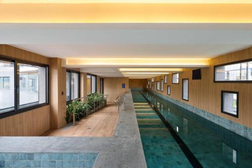 bazen, Flat moderno no Bueno, com piscina, academia e coworking in Bueno