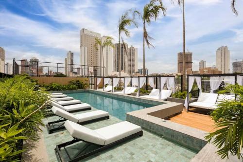 bazen, Flat moderno no Bueno, com piscina, academia e coworking in Bueno