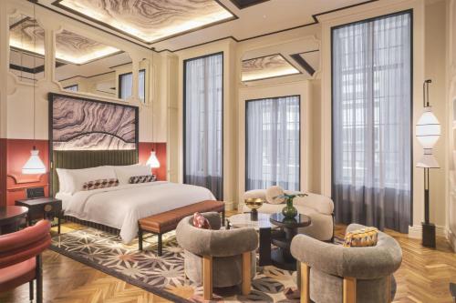 QT Singapore Room Type - QT Balcony Suite