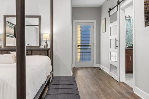 NEW Elegant Downtown Escape with Modern Comforts - image 7