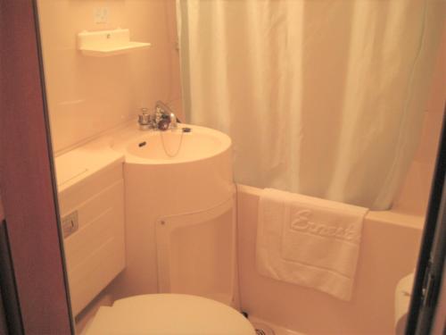 Ernest House – Shimoda, KY