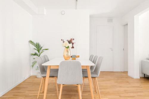 Newly renovated 3 BedRm, Spacious 80m sq, comtemporary Apartment in Central Trendy Oslo-Grunnerlokka, Oslo (foto 7)