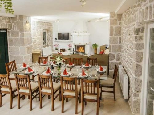 Удобства, Villa in Imotski with swimming pool in Gornji Vinjani