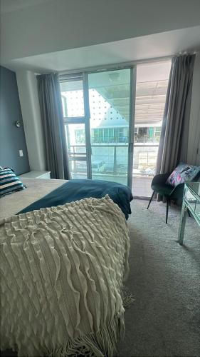 2 Bedroom Apartment Princess Wharf, Auckland (photo 5)