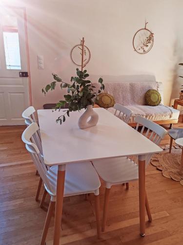 Appart cosy 70 m2 2 chambres tout confort 4 personnes in Charenton-du-Cher