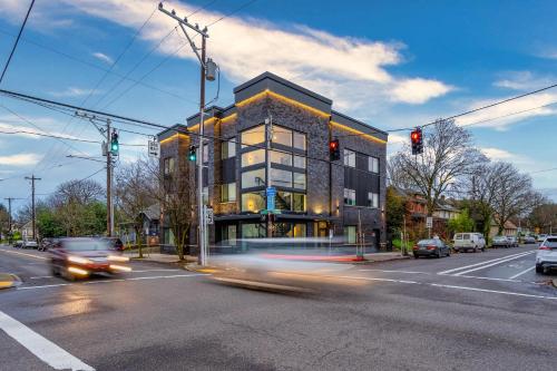 Stay Portland - Exclusive Entire Floor & Instaworthy Local Art