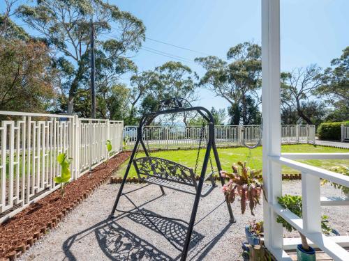 Dārzs, Tenby Point Waterfront Views & Tranquil Garden in Corinella