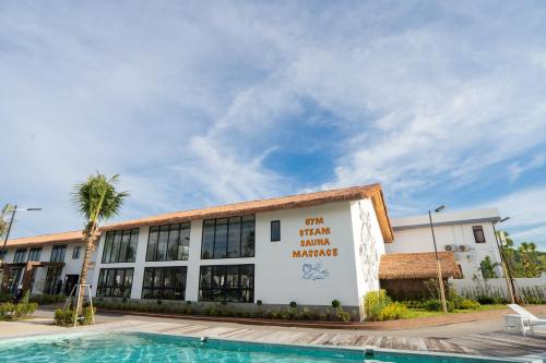 Fitness center, Royal Beach Resort & Residence by EHM in King Island (Koh Sdech)