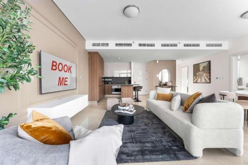Free housekeeping visits during your stay - StayShort - Downtown For 6 with Burj Khalifa View, Дубай (фото 3)