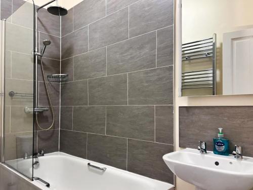 Fürdőszoba, High Rylands in Arncliffe