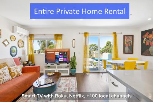 Entire Private 3-BR Home w Balcony Views 10-mins to SD Gaslamp, Downtown, Available Now in 納雄耐爾城