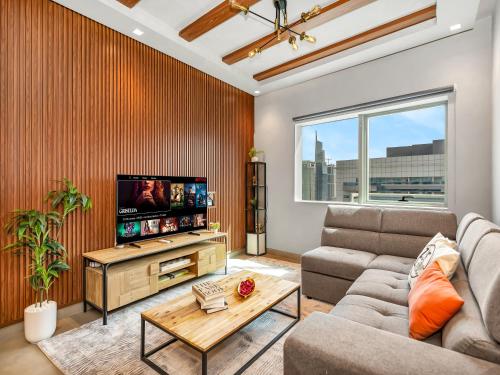 Luxury 1 Bedroom Marina Views Walk to Metro and Beach, Dubaï