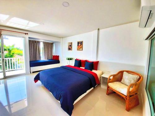 room detail thumbnail 1