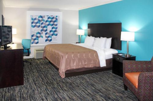 Quality Inn Crossville Near Cumberland Mountain State Park in Crossville, USA