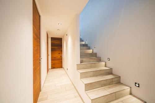 Villa Summit