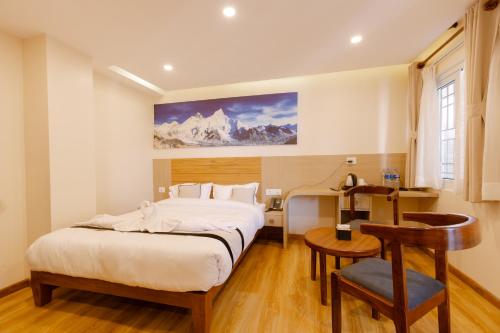 Deluxe King Room