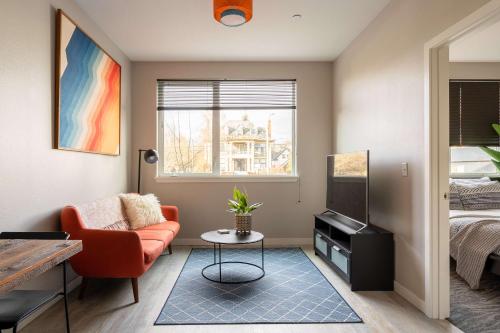 Stay Portland - Retro Modern 1-Bedroom with 90 WalkScore