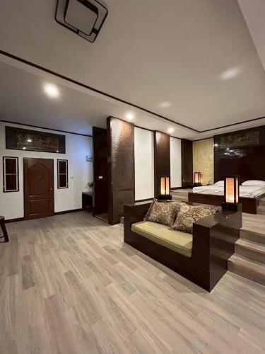 Topinn Hotel near Wat Saimai Lum Luk Ka