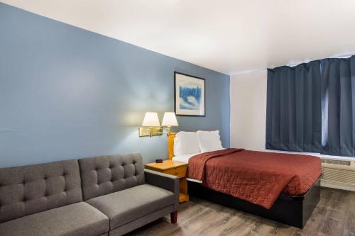 Rodeway Inn & Suites Sidney Historic Downtown I-80 – khách sạn tại Sidney (NE)