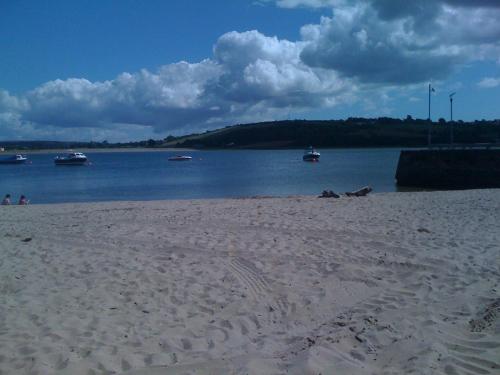 Teach Beag Cois Tra in Limerick