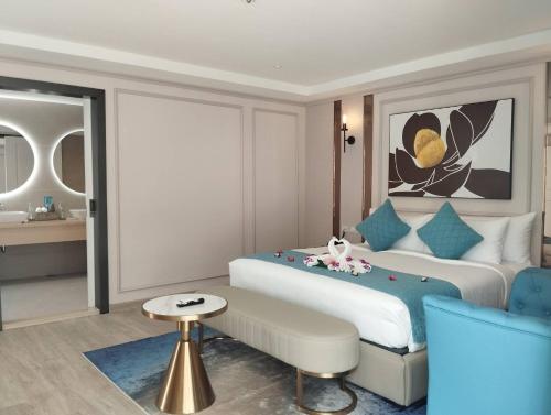 room detail thumbnail 0