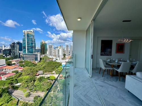 شرفة/ تراس, Luxury apt in Panama City 2 Rooms 3 Baths office in بونتا بايتيلا