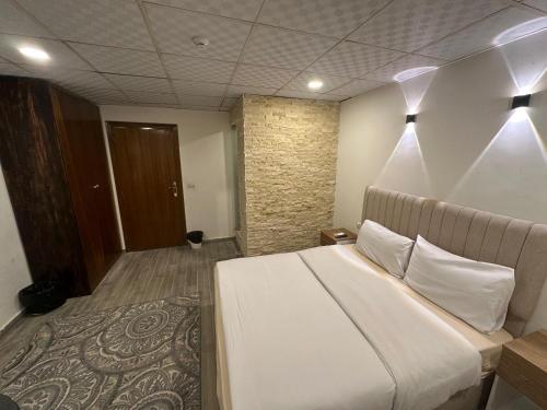 new egy days hotel - main image