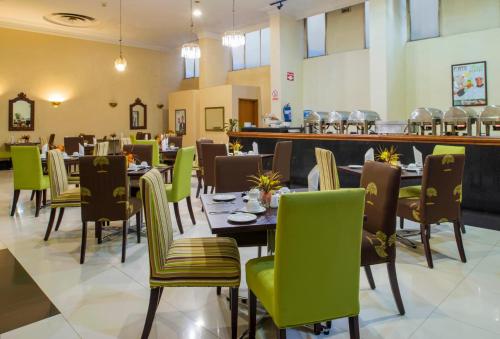 Restaurang, The New Ambassador Hotel in Harare