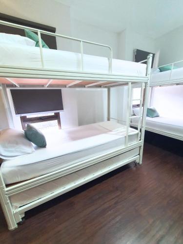 The Breakout Room BSD - Guest House near ICE BSD in Pagedangan