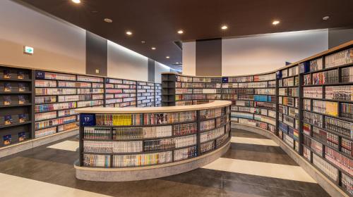 Quintessa Hotel Fukuoka watanabedori Comic&Books