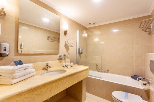 Double or twin room, sea view