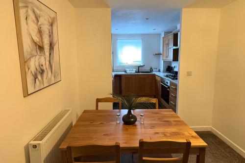 2 Bed - Sleeps 6 - Free Parking in Harmans Water